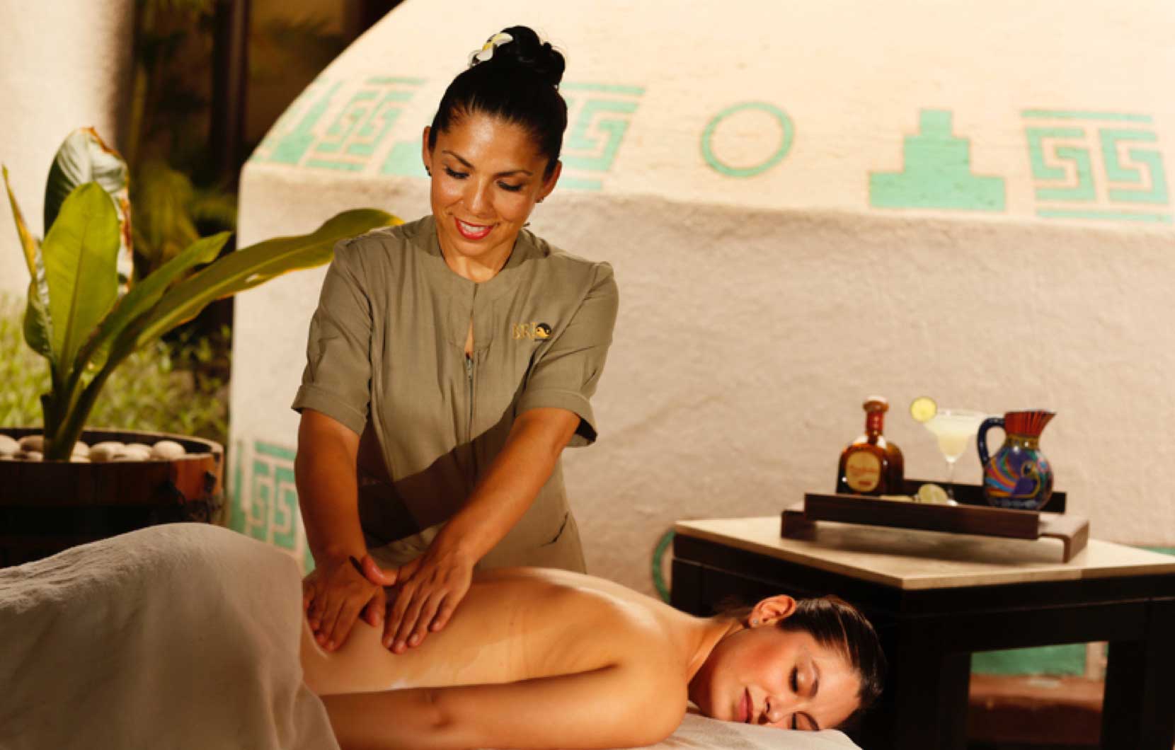 Indulge in a rejuvenating and aromatic tequila massage.