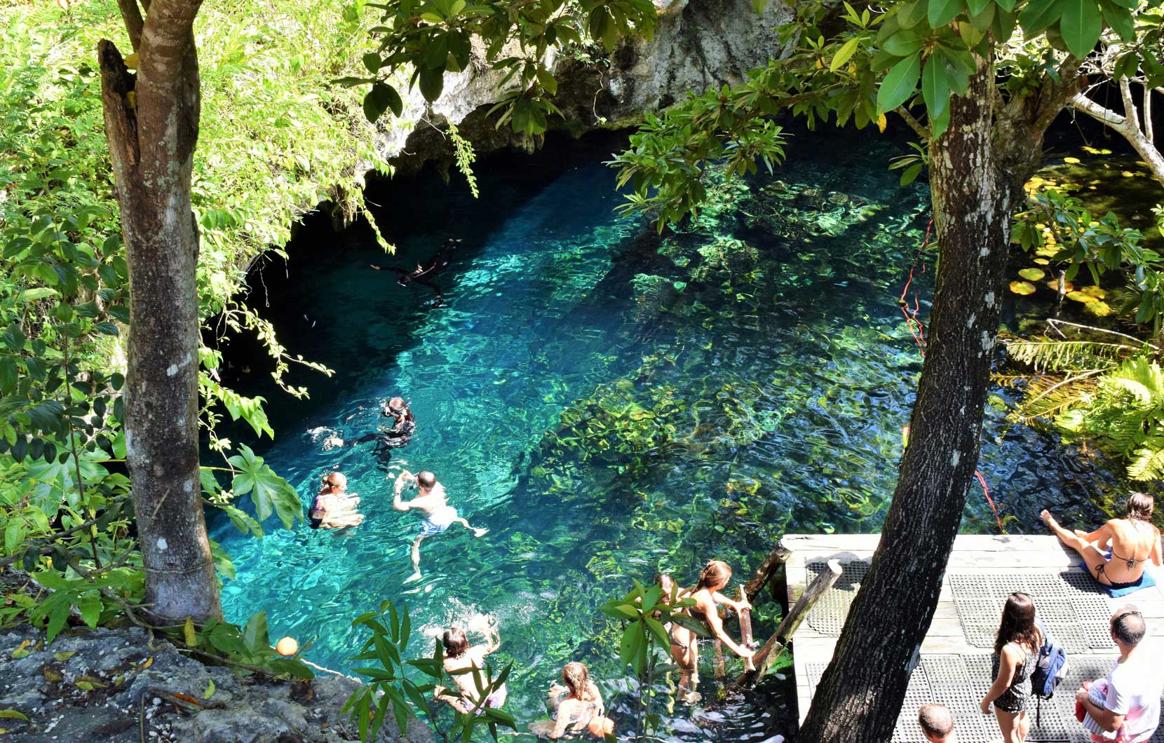 En la actualidad, los cenotes son un destino popular entre buzos, nadadores y turistas.