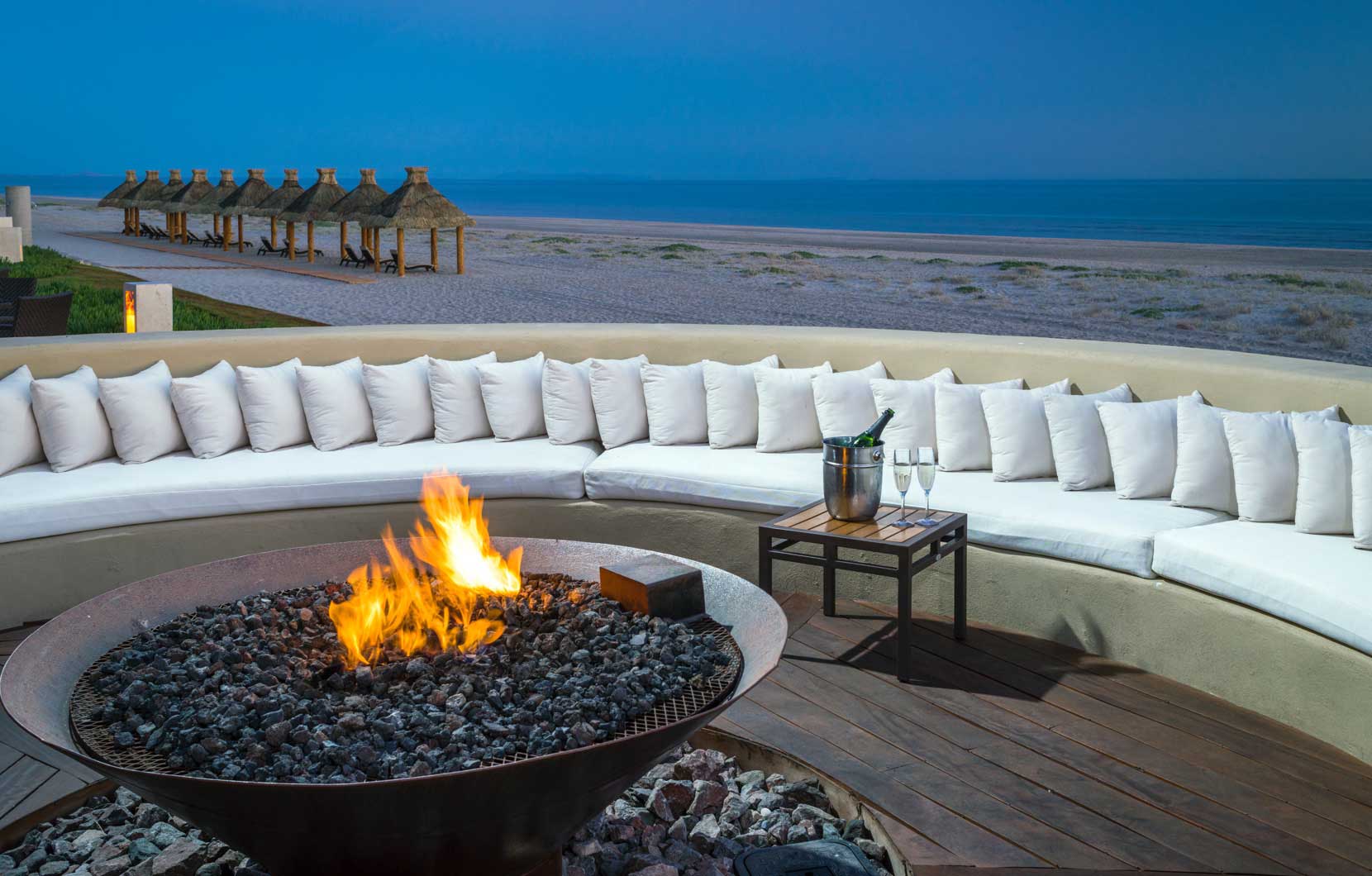 After dinner, share a glass of champagne at one of Puerto Peñasco's romantic fire pits.