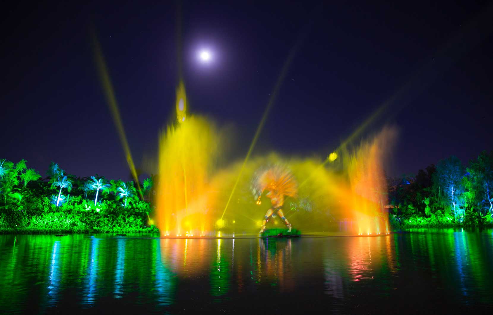 The Lake Show muestra la historia y la cultura de México.