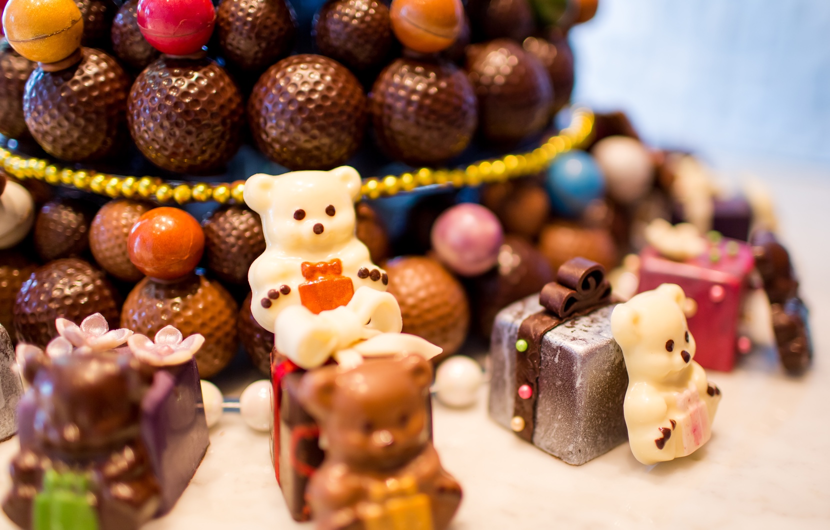 Christmastime is the sweetest season of the year, and these candy bears are here to help out.