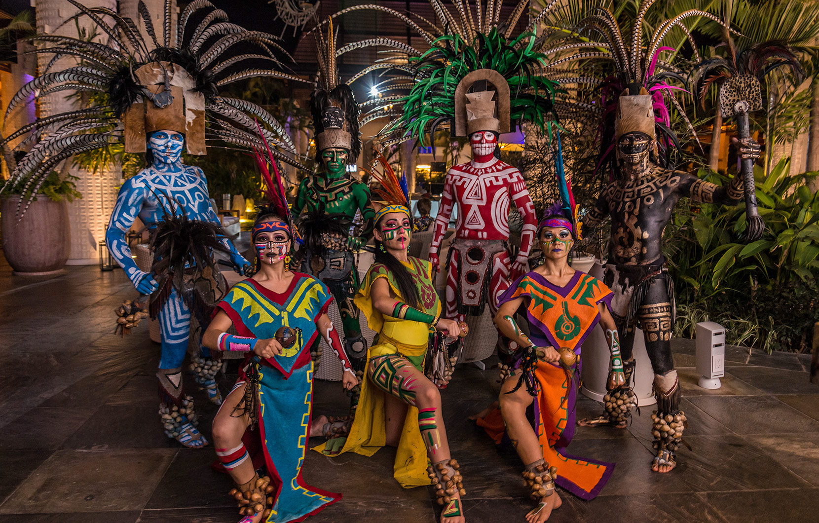 Santuario en Vidanta Nuevo Vallarta, ofrece una gran variedad de actos increíbles acompañados de sorprendentes bailarines.