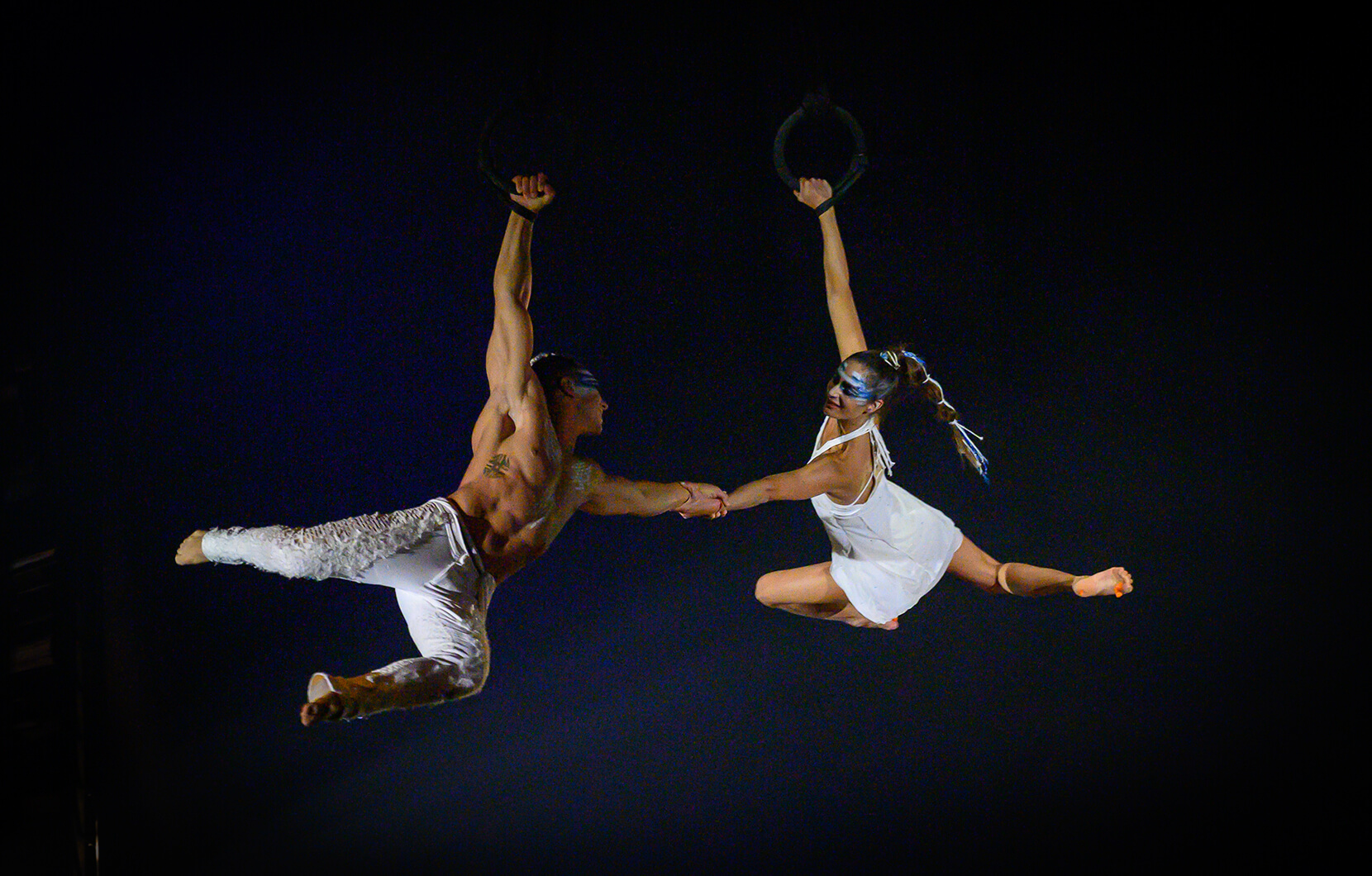 Cirque du Soleil literally jumps through hoops to put on a holiday show